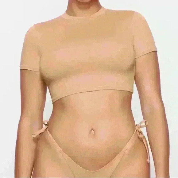 New with tags - Skims Recycled Swim T-Shirt. 2X - Picture 6 of 7